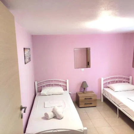 Vaso Thasos * يميناريا